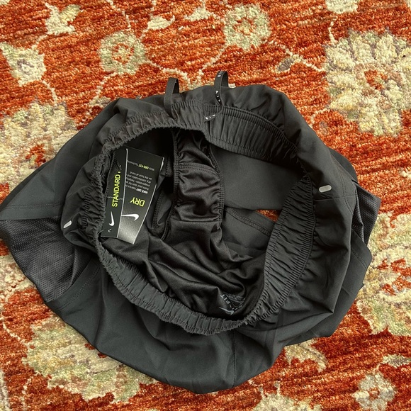 NWT Nike Air Running Shorts - Picture 5 of 6